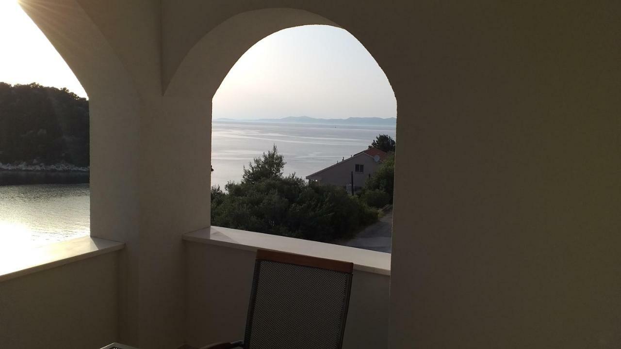 Apartment Zaklopatica Lastovo Eksteriør billede