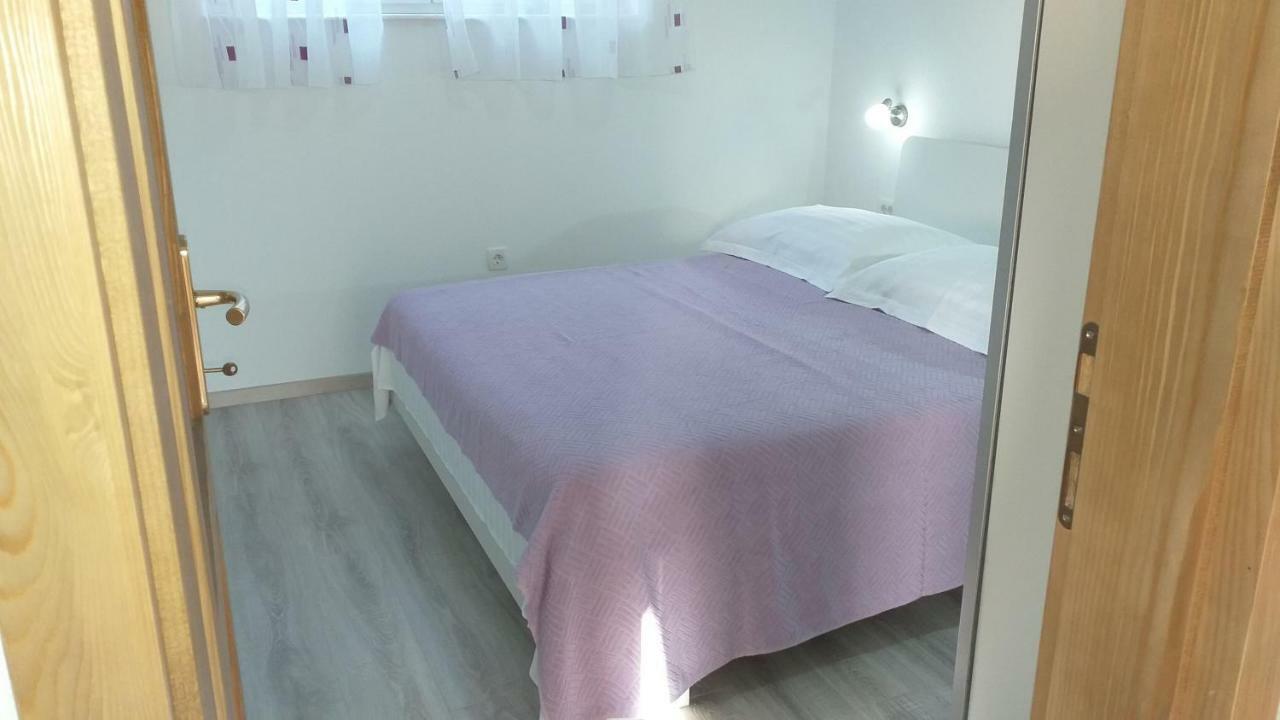 Apartment Zaklopatica Lastovo Eksteriør billede